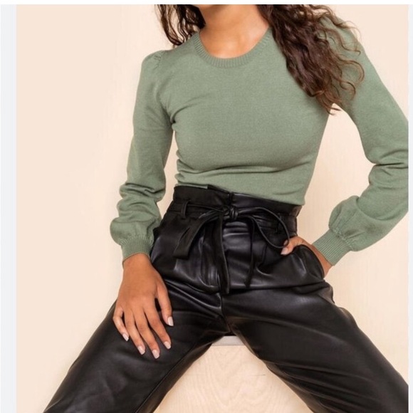 NWT Francesca’s Mi Ami Puff Sleeve Tie-Back Sweater in Sage - Picture 4 of 11